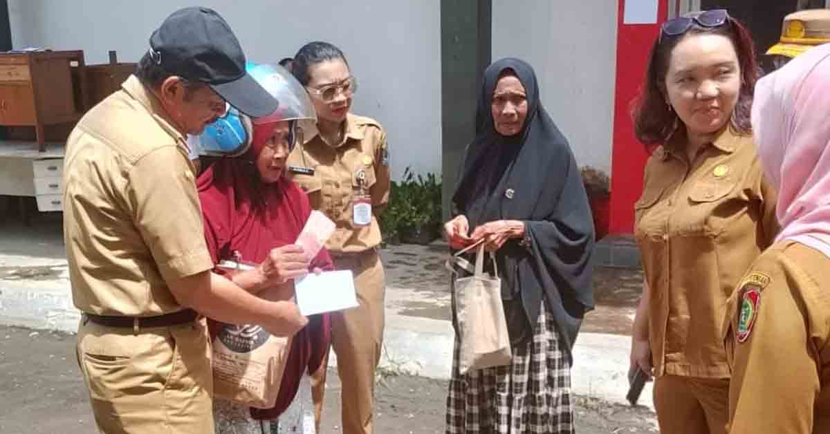 Pastikan Capai Tujuan dan Sasaran, Inspektur Daerah Kalteng Pimpin Evaluasi Penyaluran Bansos UEP dan Bansos DBH DR
