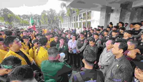 Dewan Berjanji Akan Sampaikan Aspirasi Para Mahasiswa