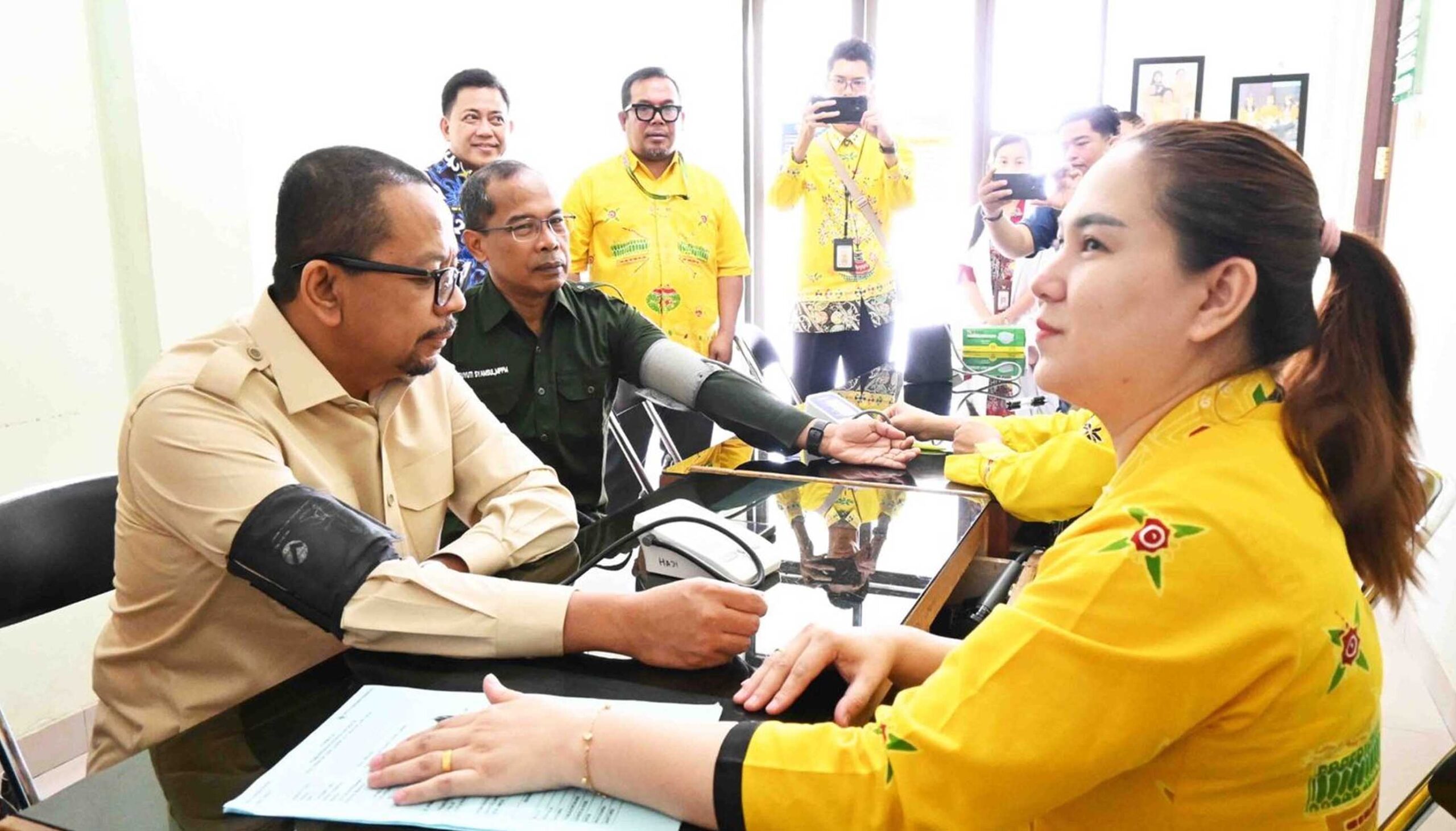 Kunker ke Kalteng, Wakil Kepala Staf Kepresidenan RI Tinjau Pemeriksaan dan Cek Kesehatan Gratis di Kota Palangka Raya