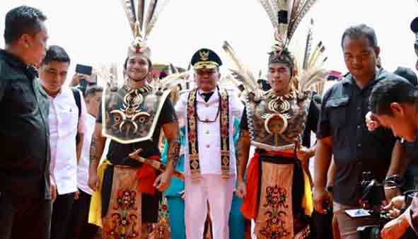 Penyambutan Gubernur dan Wakil Gubernur Kalteng Saat Tiba di Palangka Raya