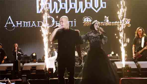Malam Pergantian Tahun Dimeriahkan Penampilan Ahmad Dhani dan Mulan Jameela