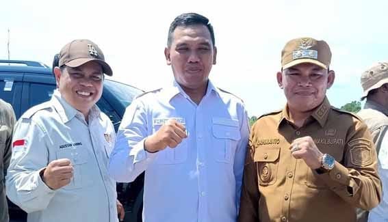 Wakil Bupati Murung Raya Hadiri Panen Raya Padi Serentak Nasional di Pulang Pisau