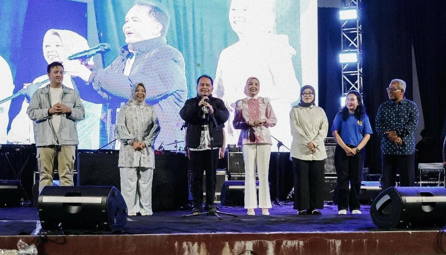 Gubernur Kalteng H Agustiar Sabran Hadiri Hiburan Rakyat Semarak Hari Kemenangan