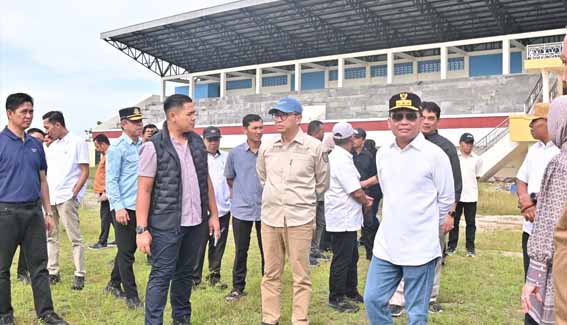 Plt Kadisdik Kalteng Turut Dampingi Gubernur Agustiar Sabran Tinjau Sport Center Hanau