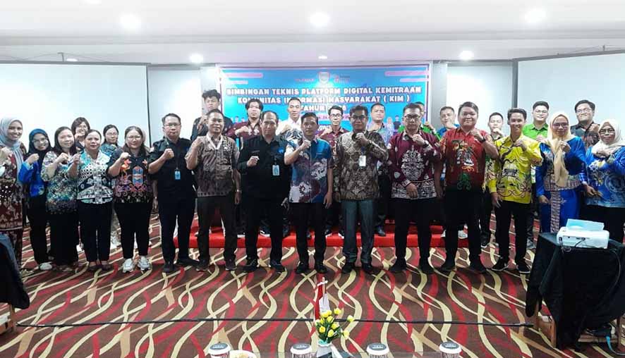 Kadiskominfosantik Kalteng Buka Bimtek Platform Digital Kemitraan Bagi KIM