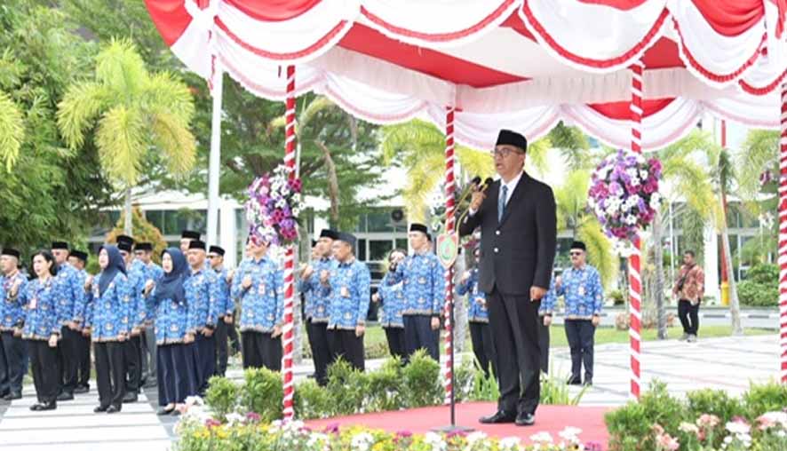 Pimpin Upacara Hari Otonomi Daerah, Plt Sekda Kalteng Sampaikan Amanat Mendagri