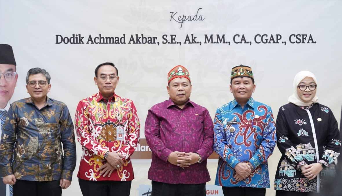 Hadiri Sertijab, Gubernur Sampaikan Apresiasi Kepada Kepala Perwakilan BPK Kalteng yang Lama