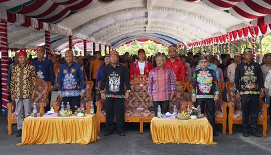 Wakili Gubernur Kalteng, Plt. Sekda Hadiri Peringatan HUT Integrasi ke – 45 Tahun Kaharingan-Hindu