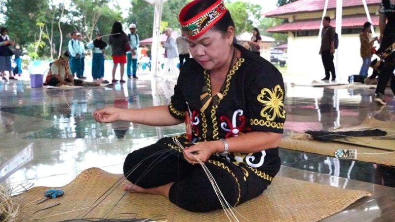 Kabupaten Murung Raya Raih Juara III Lomba Manjawet Festival Budaya Isen Mulang