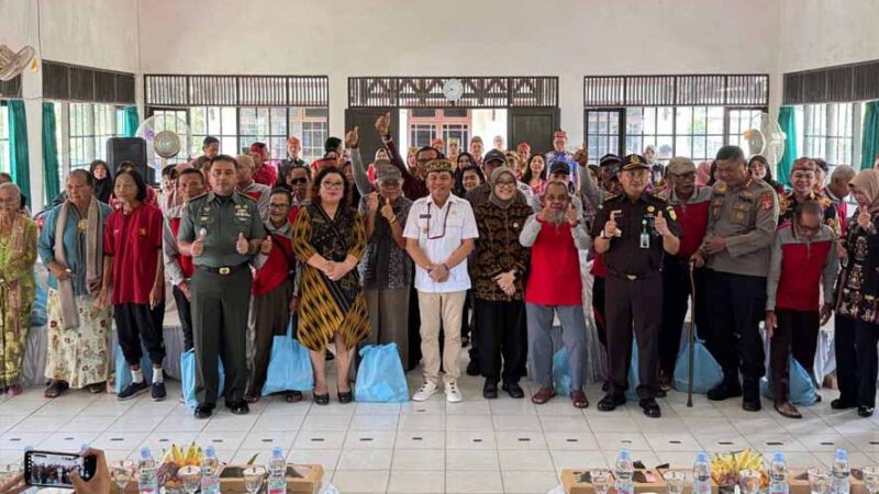 Sambut Hari Jadi ke-68 Provinsi Kalteng, Gubernur Anjangsana ke Panti Sosial Tresna Werdha Sinta Rangkang
