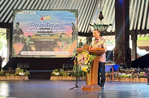 Tim Kesenian Kalteng Menyala di Pasar Raya Taman Budaya Jawa Tengah Ke-2 Tahun 2025
