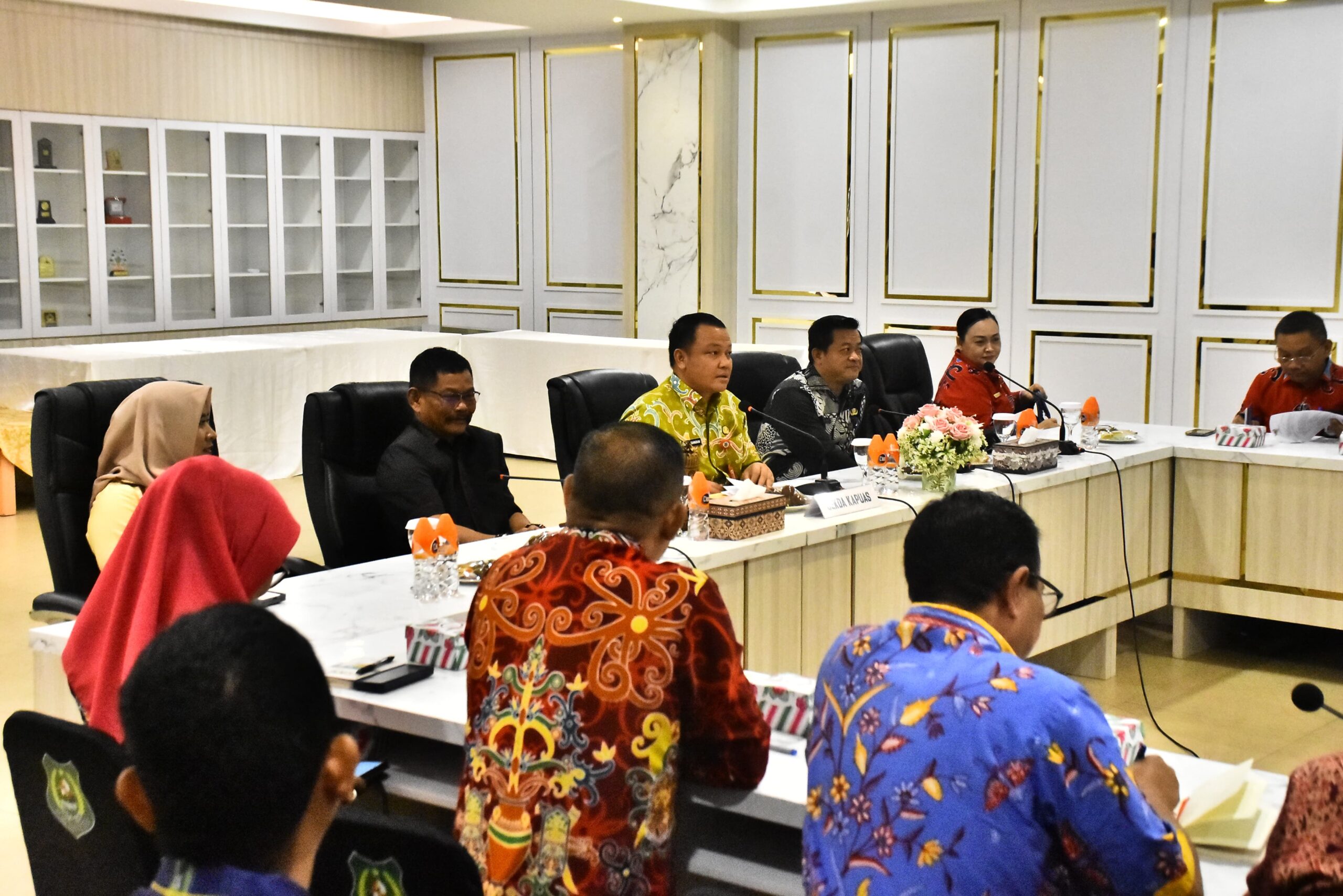 Pj Sekda Kapuas Pimpin Rapat Evaluasi Perda Terkait Pajak dan Retribusi Daerah