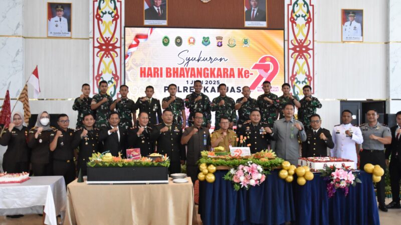 Sahli PHP Kapuas Hadiri Syukuran Hari Bhayangkara ke-79