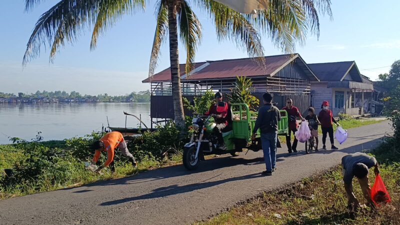 Dengan Penuh Semangat, Warga Kelurahan Dahirang Laksanakan Kegiatan Jumat Bersih