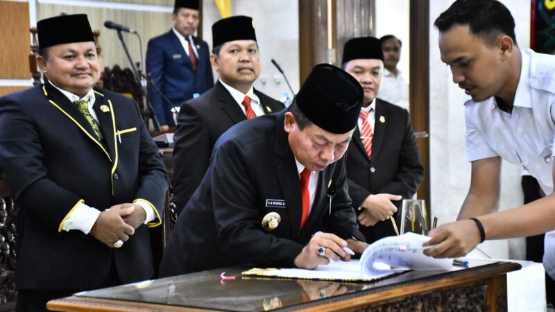 Penyampaian Pendapat Akhir Fraksi Pendukung DPRD Terhadap Raperda Perubahan APBD Kabupaten Kapuas TA 2025