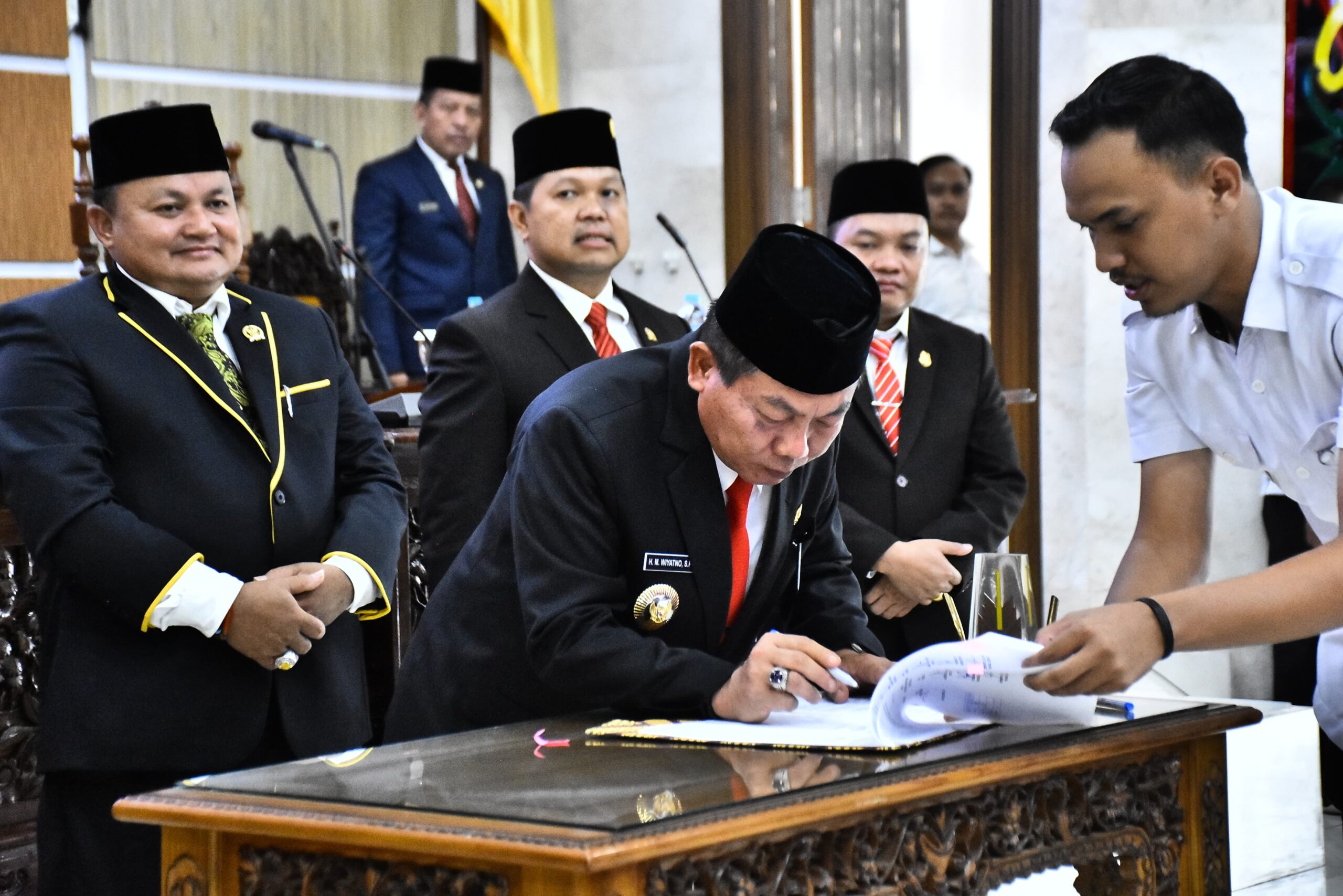 Penyampaian Pendapat Akhir Fraksi Pendukung DPRD Terhadap Raperda Perubahan APBD Kabupaten Kapuas TA 2025