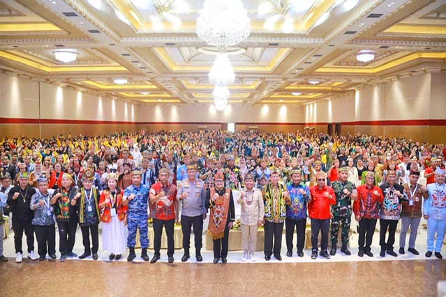 Gubernur Kalteng Tegaskan Komitmen Lindungi Masyarakat Adat Dayak pada Seminar Internasional Pumpung Hai Borneo