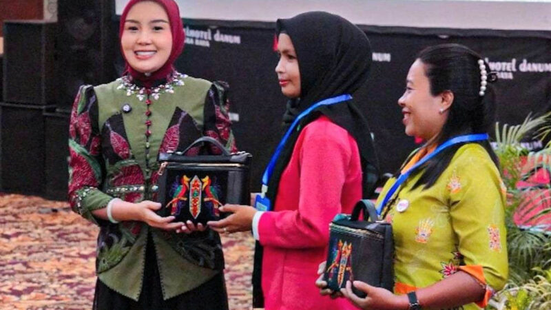 Ketua TP Posyandu Buka Peningkatan Kapasitas Kader Posyandu Se-Kalteng Tahun 2025