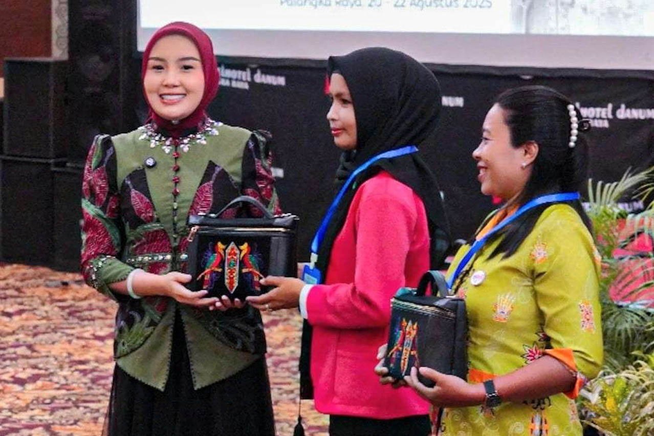 Ketua TP Posyandu Buka Peningkatan Kapasitas Kader Posyandu Se-Kalteng Tahun 2025