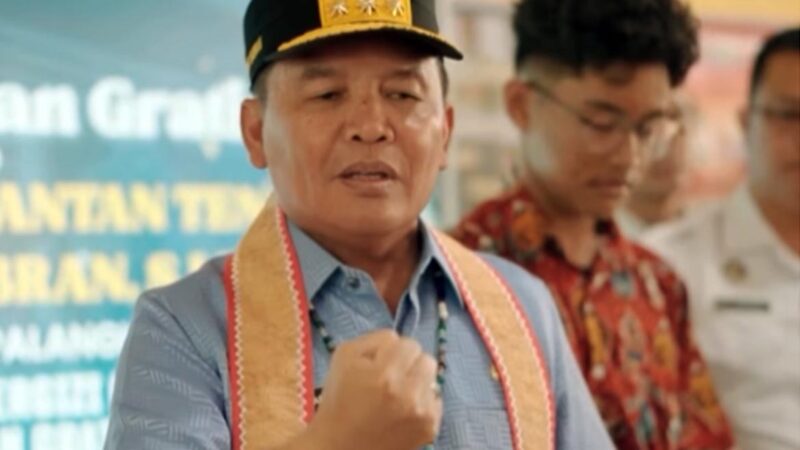 Gubernur Tinjau Pelaksanaan MBG dan Cek Kesehatan Gratis di SMAN 3 Palangka Raya