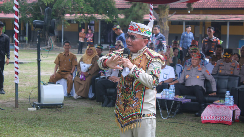 Tinjau SMAN 1 Tamiang Layang, Gubernur Sampaikan Komitmennya Dukung Dunia Pendidikan
