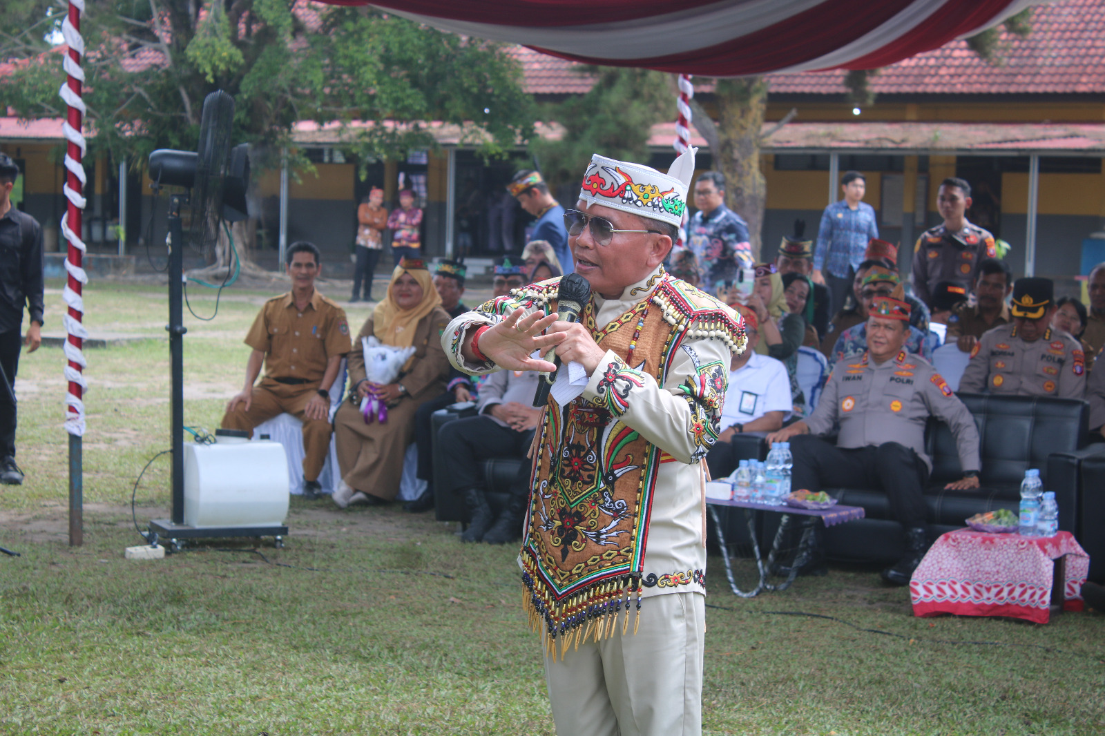 Tinjau SMAN 1 Tamiang Layang, Gubernur Sampaikan Komitmennya Dukung Dunia Pendidikan