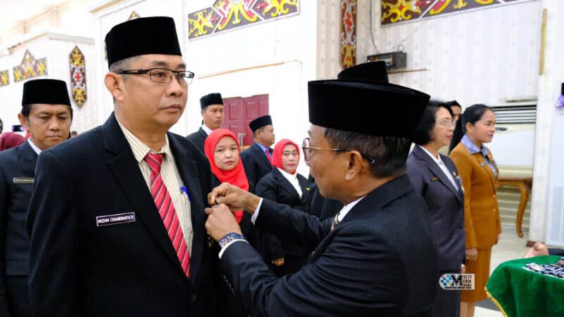 ASN Mura Terima Tanda Kehormatan Satyalancana Karya Satya