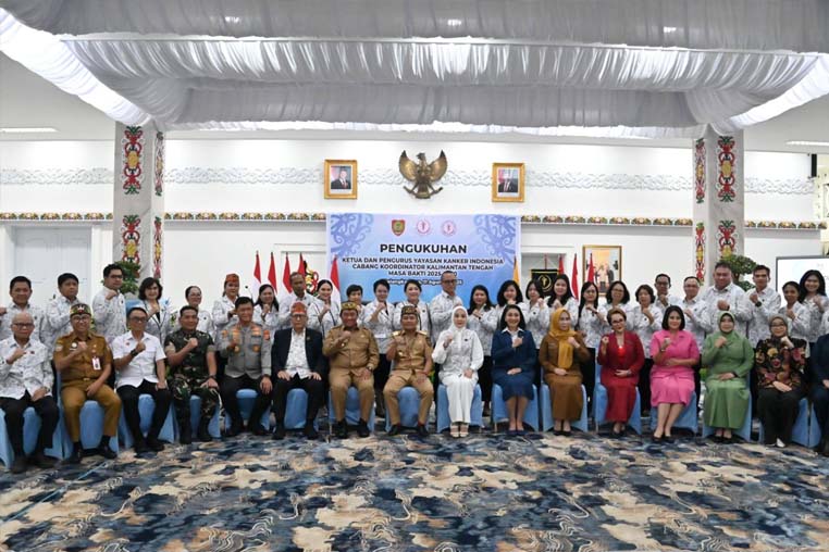 Riska Agustin Hadiri Pengukuhan Pengurus Yayasan Kanker Indonesia Cabang Kalteng