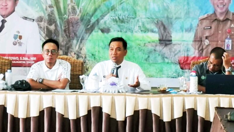 Disbun Gelar Rapat Penetapan Harga TBS Kelapa Sawit di Kalteng