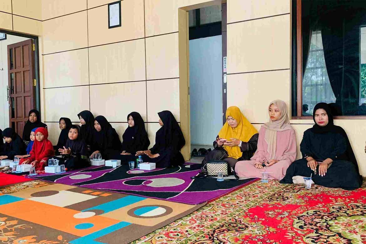 Diskop UKM Kalteng Gelar Peringatan Maulid Nabi Bersama Anak Yatim