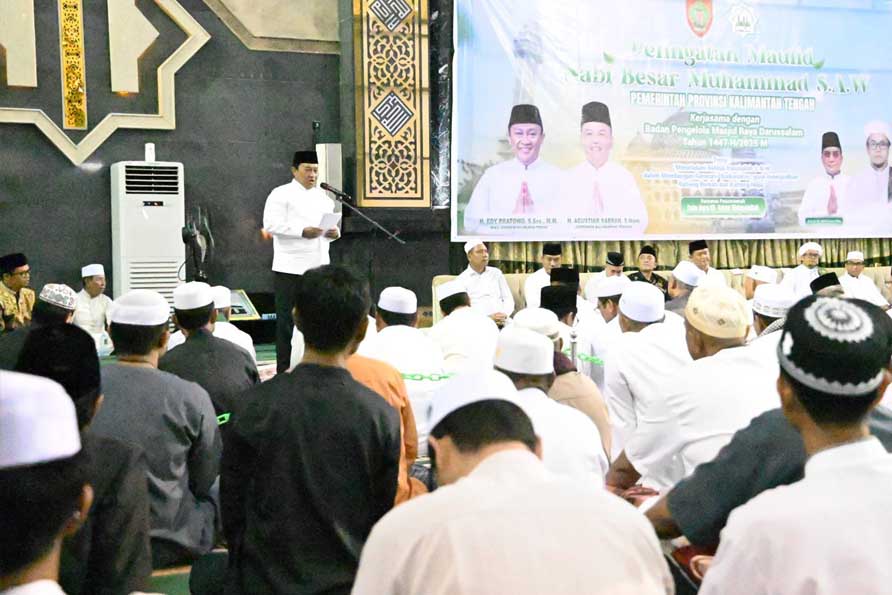 Wagub H. Edy Pratowo Hadiri Peringatan Maulid Nabi di Masjid Raya Darussalam