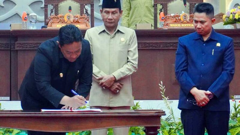 Wagub Sampaikan Pendapat Akhir pada Rapur DPRD Kalteng