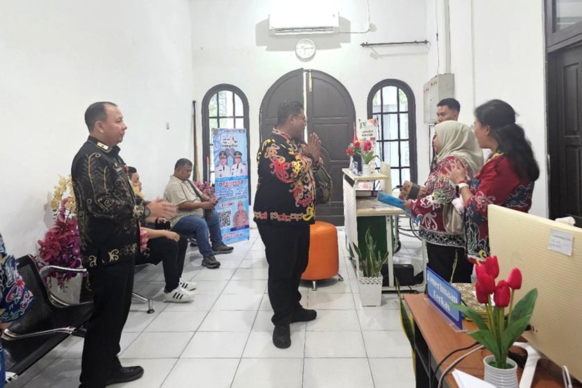 DPMPTSP Kalteng Terima Visitasi Monev Komisi Informasi