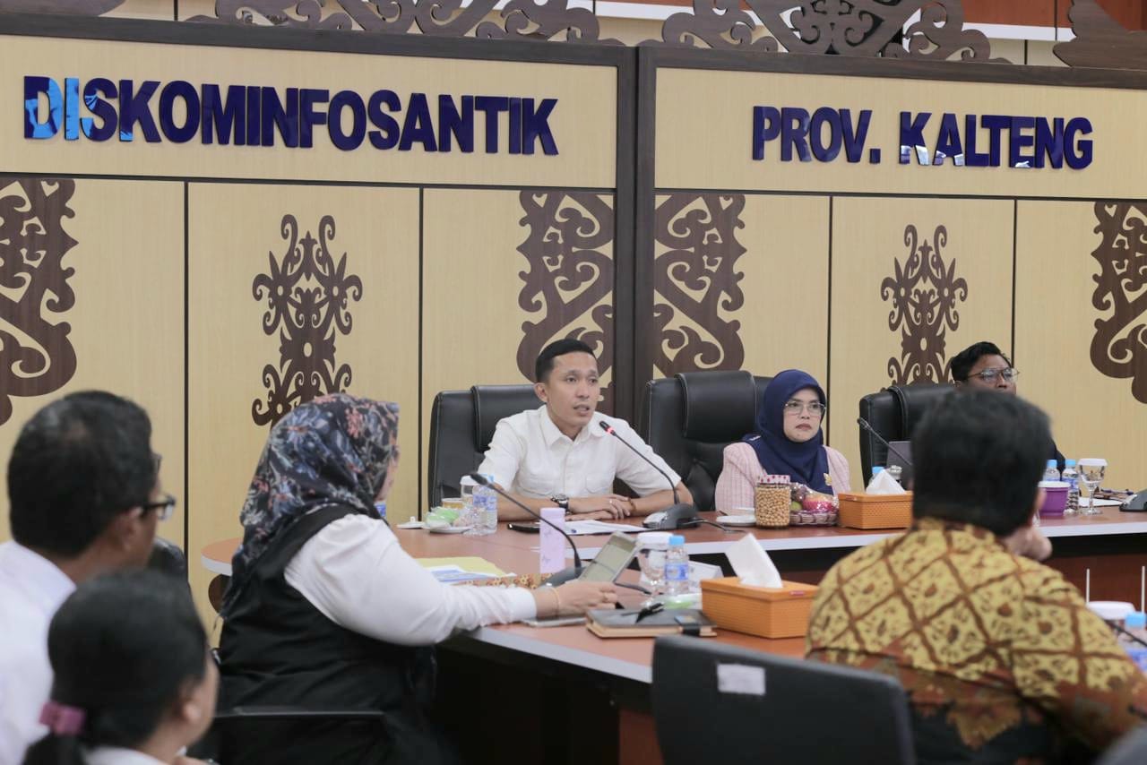 KI Kalteng Gelar Tahapan Presentasi Monev Keterbukaan Informasi Publik Tahun 2025