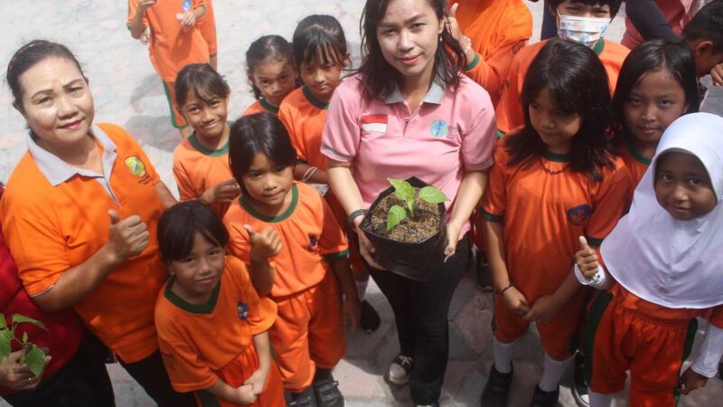 Tanam 50 Bibit Cabai, Kenalkan Konsep Penguatan Ketahanan Pangan Bagi Siswa SDN Menteng 2 Palangka Raya