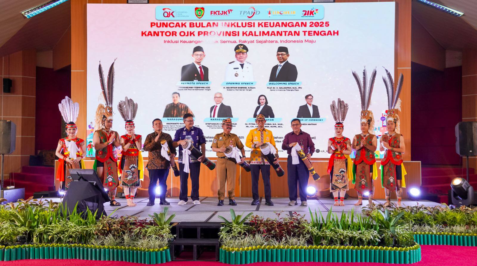 Asisten Ekbang Setda Kalteng Buka Puncak Bulan Inklusi Keuangan 2025