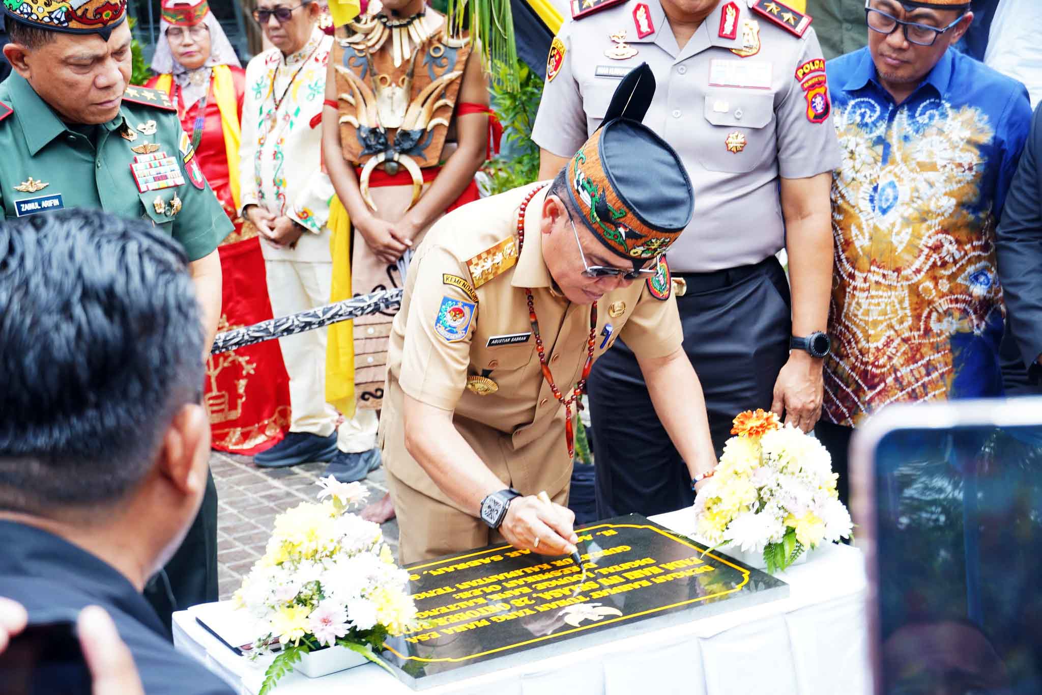 Gubernur Agustiar Sabran Resmikan Digital Lounge PT Bank Kalteng