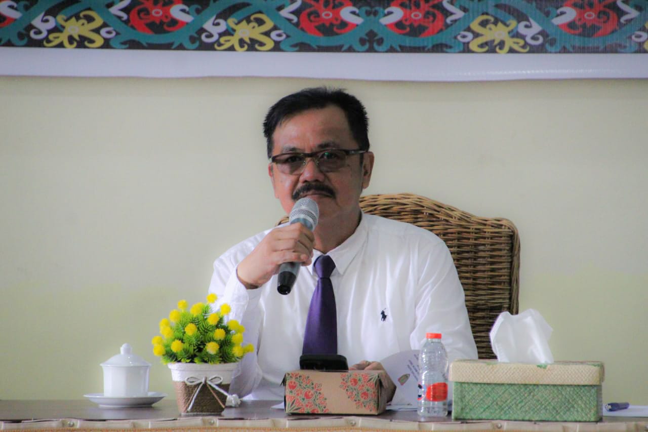 Asisten Ekbang Buka Rapat Sinkronisasi dan Evaluasi Data Plasma, CSR, Penyerapan Tenaga Kerja Lokal, dan Alat Berat