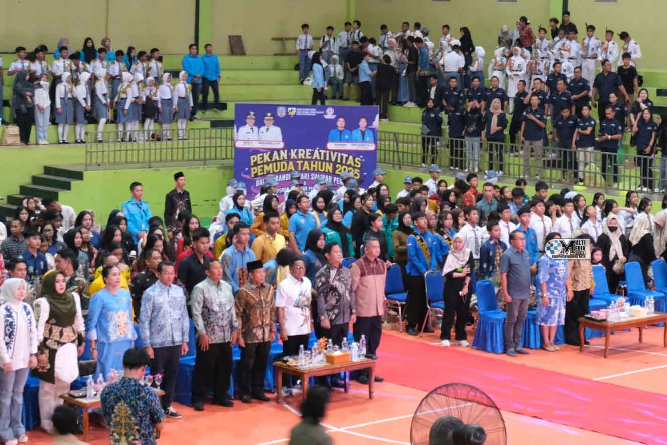 Bupati Heriyus Hadiri Malam Anugerah Pemuda Berprestasi dan Penutupan Pekan Kreativitas Pemuda
