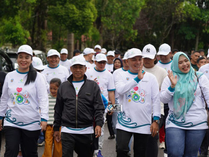 Peringati HKN Ke-61, Bupati dan Wabup Mura Ikuti Senam dan Jalan Sehat dan Cek Kesehatan Gratis