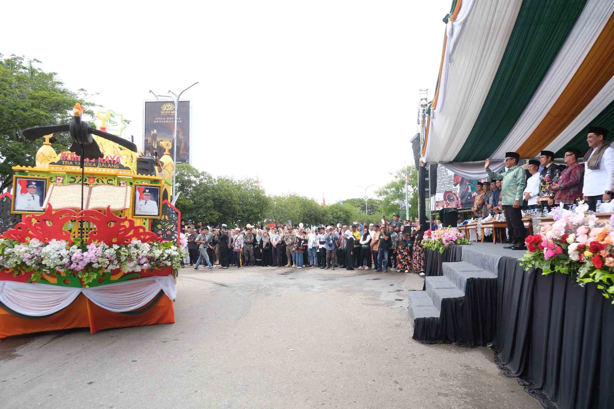 Hadiri Pawai Taaruf MTQH XXXIII, Bupati Heriyus Sampaikan Pesannya Pada Kafilah Murung Raya