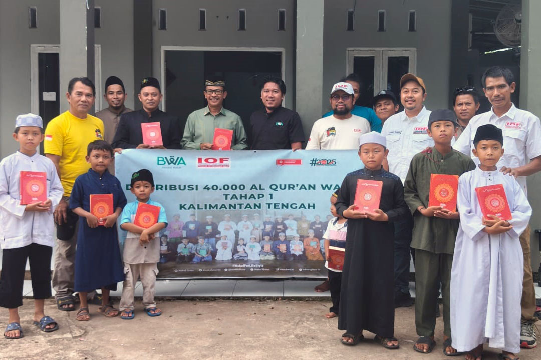 Wabup Lamandau Apresiasi BWA dan IOF Wakaf Alquran Pada Masyarakat Lamandau