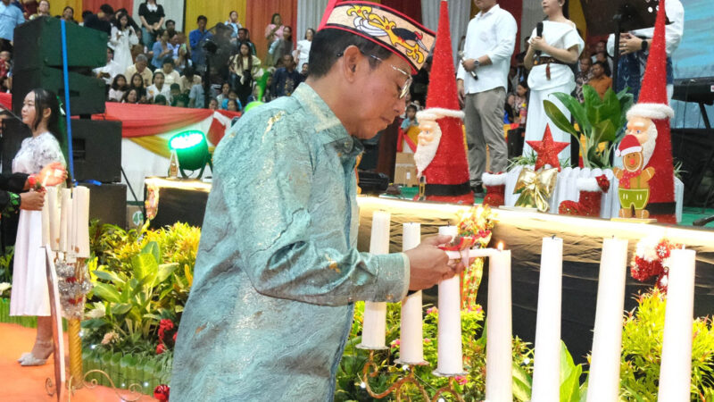 Bupati Heriyus Hadiri Ibadah dan Perayaan Natal Oikumene ASN