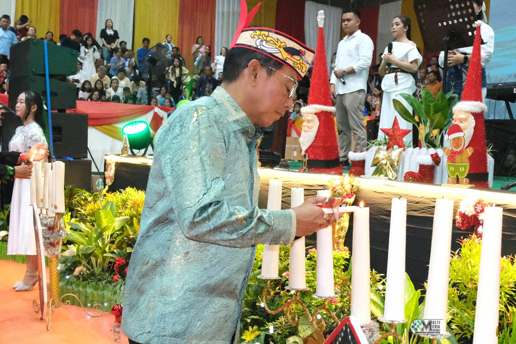 Bupati Heriyus Hadiri Ibadah dan Perayaan Natal Oikumene ASN