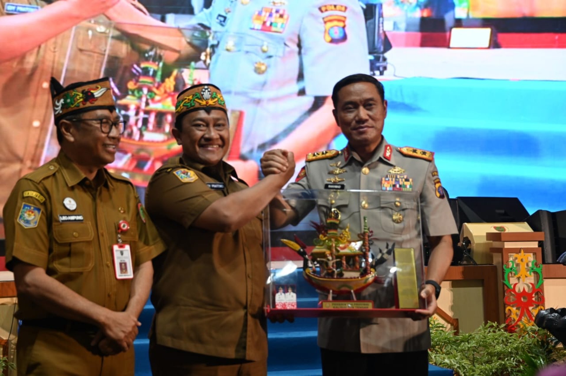 Wakil Gubernur Edy Pratowo Menghadiri Acara Kenal Pamit Wakapolda Kalteng