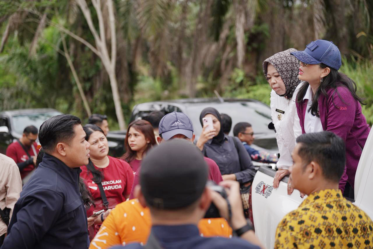 Wamendiktisaintek Tinjau Lokasi Calon Pembangunan Sekolah Unggul Garuda di Kabupaten Kotawaringin Barat