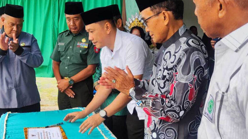 Wakili Bupati Heriyus, Asisten II Resmikan Kantor MUI Mura