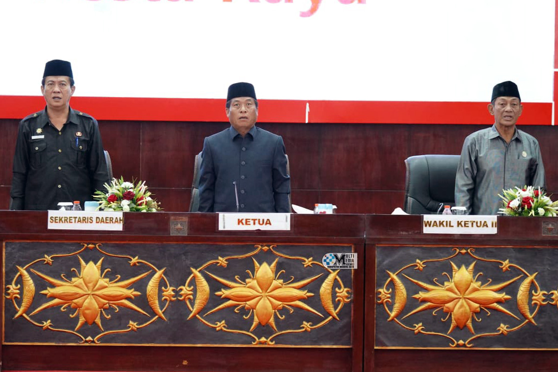 Pj Sekda Sarwo Mintarjo Hadiri Rapur DPRD Mura