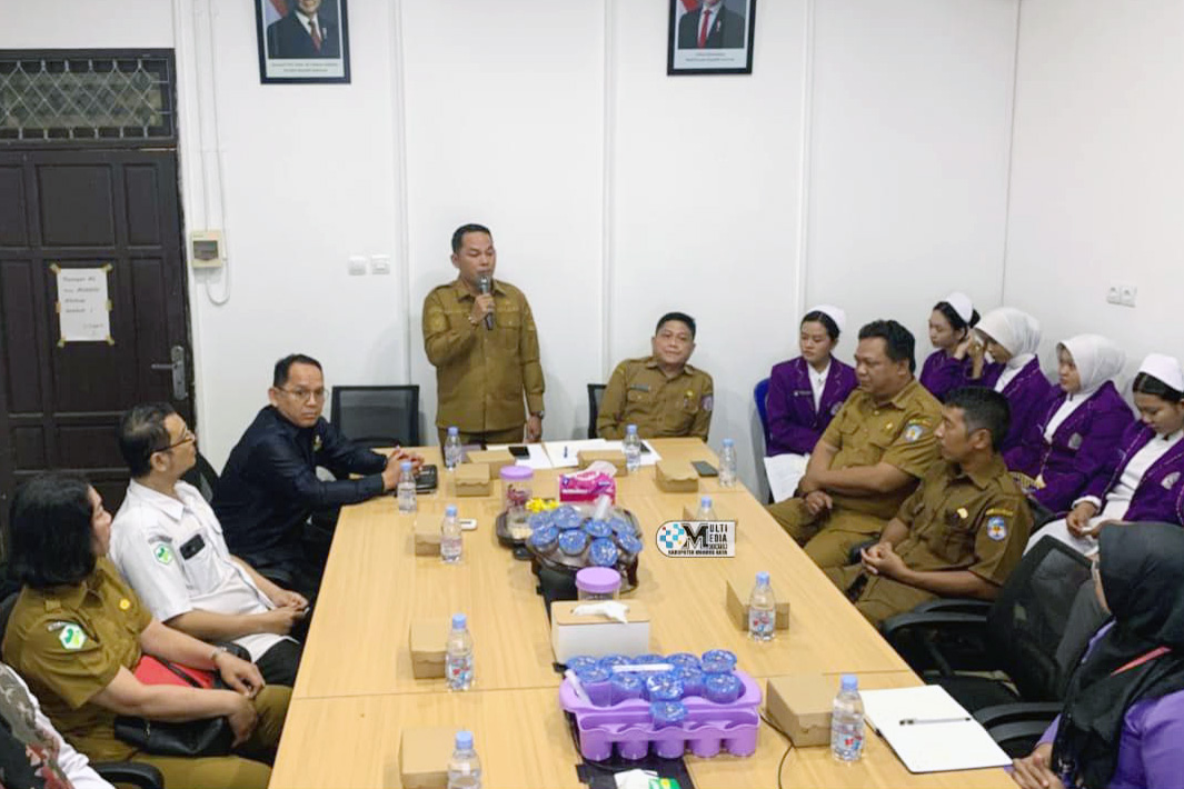 Hadiri Penyerahan Mahasiswa Praktik Akbid, Wabup Sampaikan Komitmen Bersama Bangun Mura