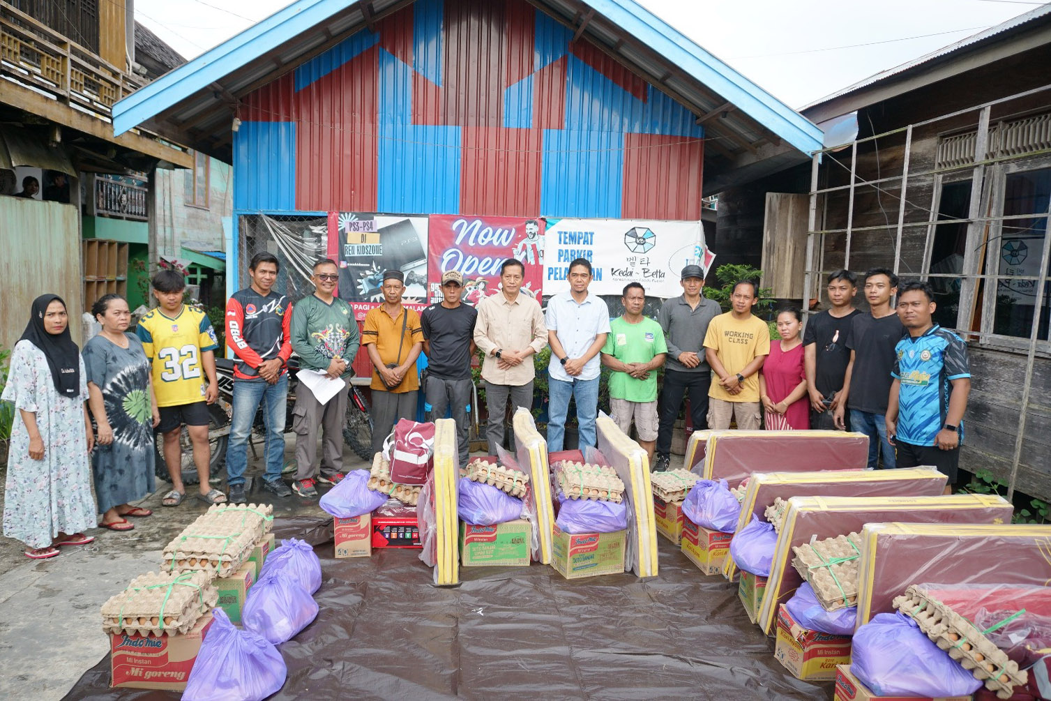 Langkah Cepat Pemkab Barut Salurkan Bantuan Bagi Korban Kebakaran di Jalan Meranti